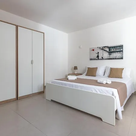 Malu Apartment-palazzo Quaroni * Palermo